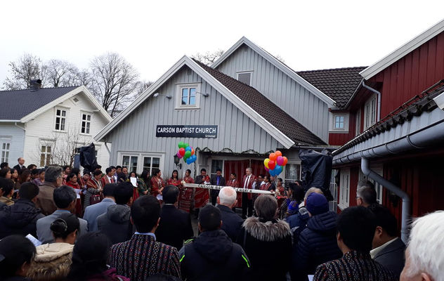 Carson Baptist Church i Grimstad. Fra innvielsen av kirkebygget som tidligere tilhørte Normisjonen