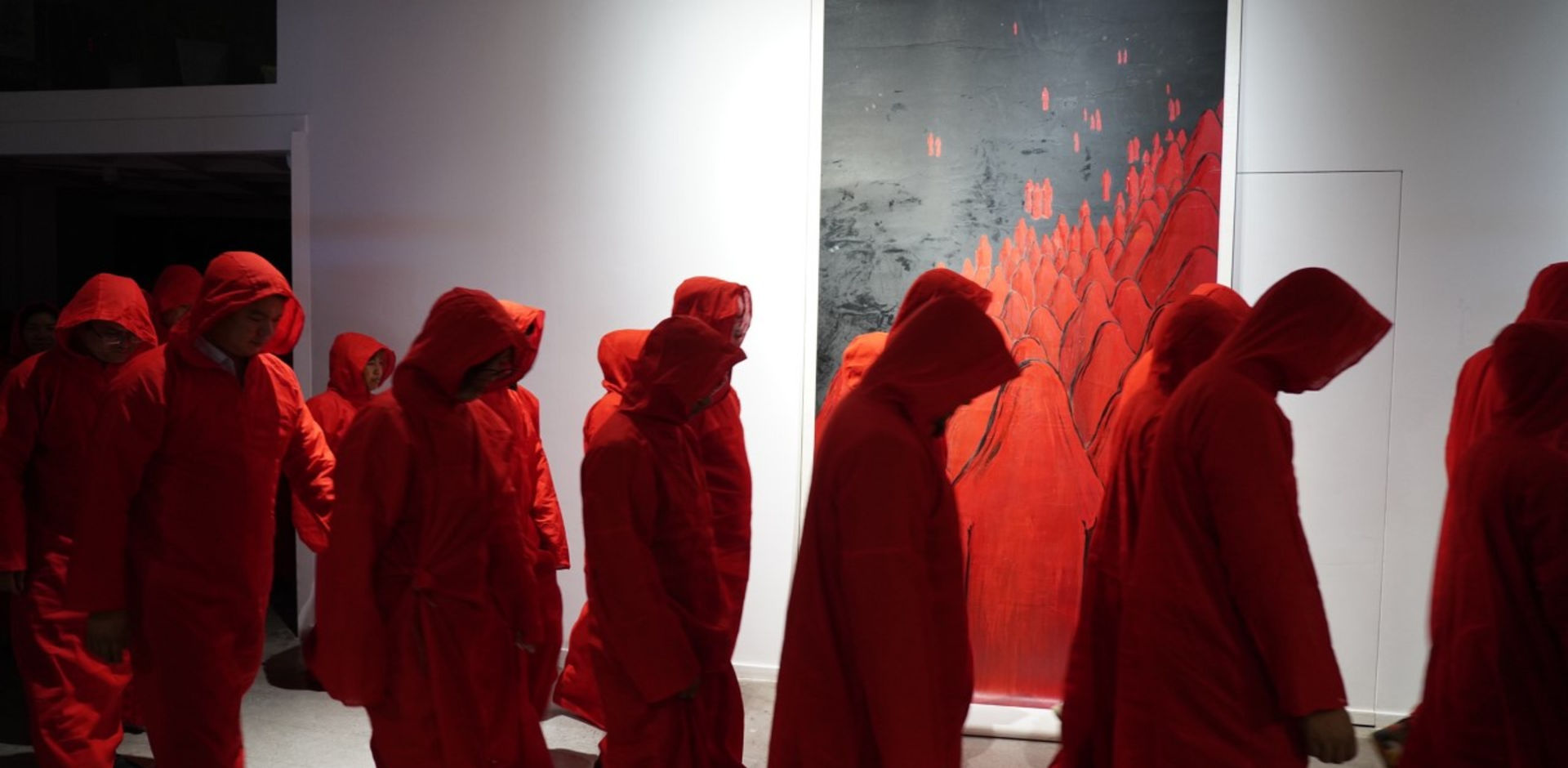 En rød bevegelse i galleriet