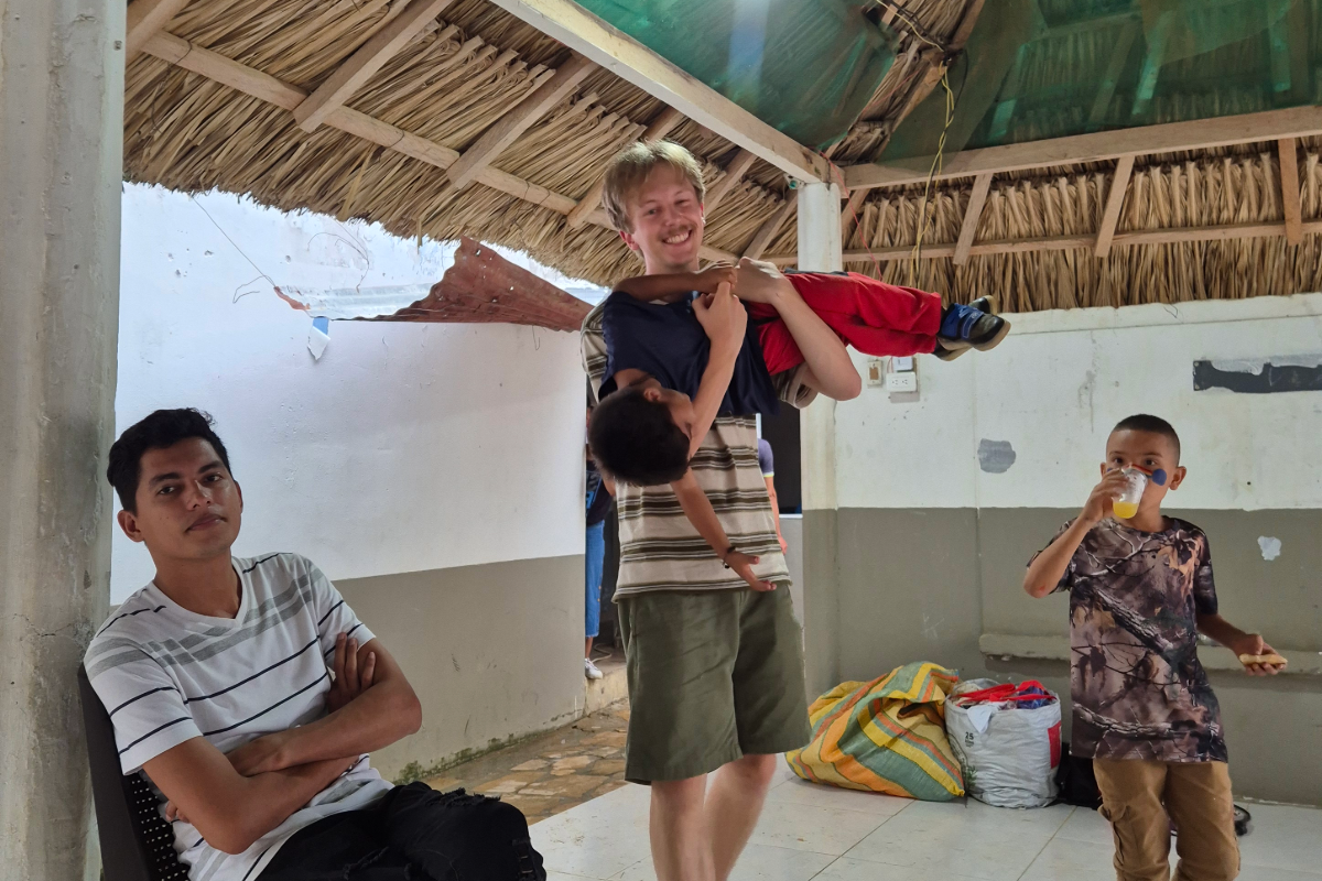 Julehilsen fra Colombia-volontørene