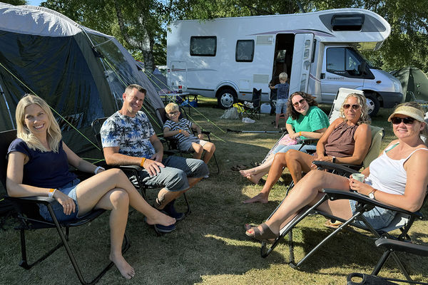 Fellesskapet mellom teltplugger og campingvogner