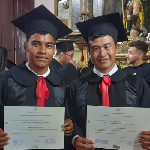 Sueños-nytt 3 ungdommer fikk sine eksamensbevis