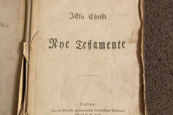 Verdens viktigste bok og et lite stykke Norgeshistorie