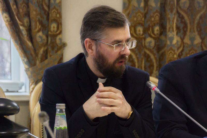 В Общественной палате РФ обсудили новые инициативы по защите высокозначимых нравственных ценностей