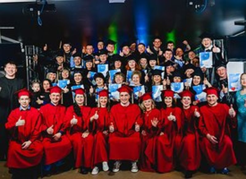 Более 70 студентов Библейских курсов завершили обучение в томской церкви «Прославления»