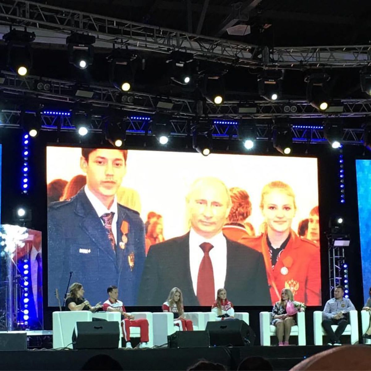 Олимпийские чемпионы объявили о помолвке на христианской конференции в Ростове 