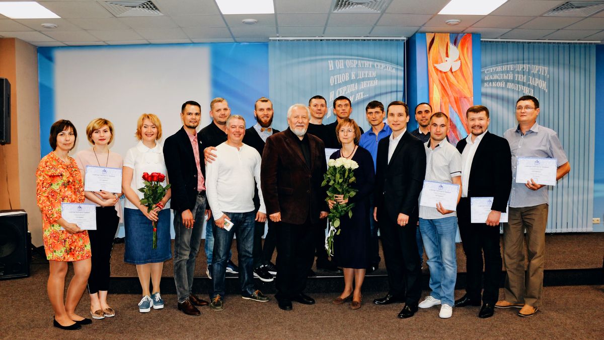 Епископ Сергей Ряховский поздравил выпускников программы «Восхождение»