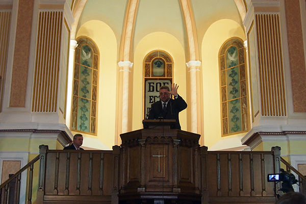Фоторепортаж о крещении в Московской  центральной церкви ЕХБ в день Крещения Господня