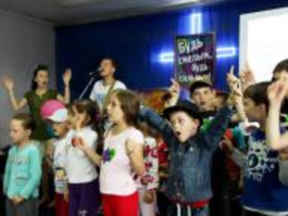 Участники детской конференции в Красноярском крае сожгли идолов и раскрыли таланты