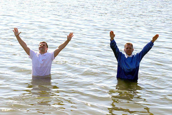 Фоторепортаж об общемосковском крещении церквей ЕХБ