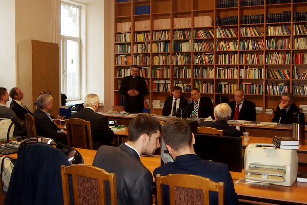 Епископ Сергей Ряховский подписал декларацию к юбилею Ивана Проханова на конференции в Институте Европы РАН