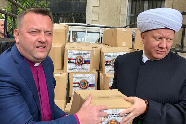 Межрелигиозная делегация из России передала гуманитарную помощь сирийцам