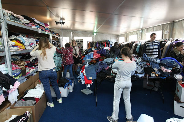 Более полутысячи человек поучаствовали в благотворительной акции по раздаче одежды