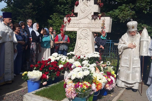 Епископ Сергей Ряховский почтил память отца Александра Меня