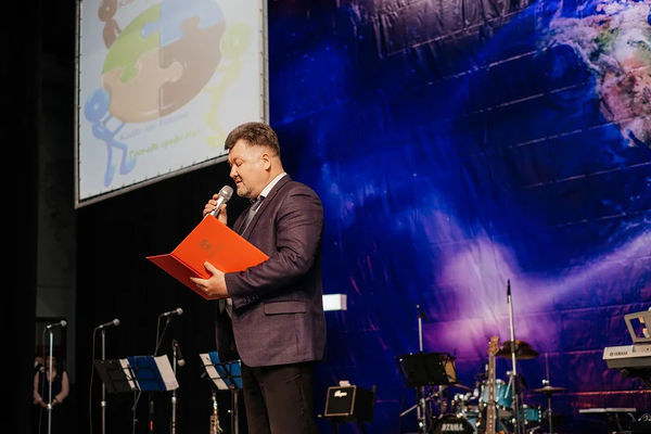 Христиане из протестантских церквей Барнаула традиционно отметили День единства совместным Богослужением