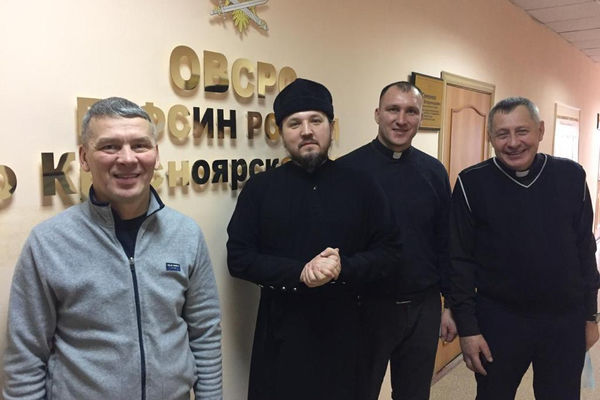 Акции «Рождественская ёлка Ангела» и  «Равный консультант» в Красноярске