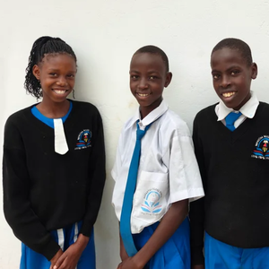 I Kenya står en sjuendeklasse uten klasserom - kan vi rekke å bli ferdig til 5. januar?!