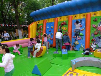 Скалодром детский