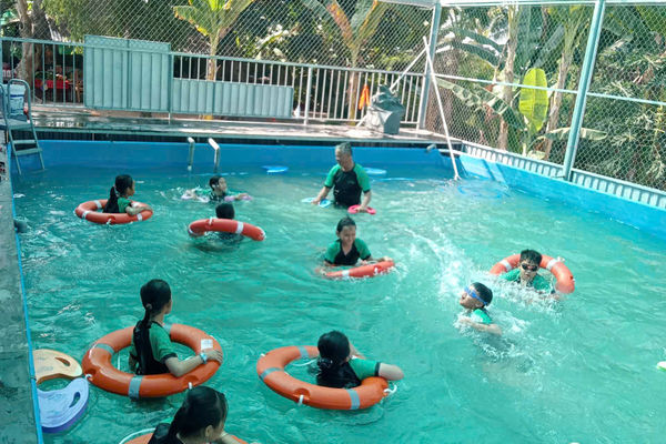 LAN TỎA NIỀM VUI, VỮNG VÀNG KỸ NĂNG: LỚP HỌC BƠI MANG ĐẾN AN TOÀN CHO TRẺ EM CÙ LAO DUNG