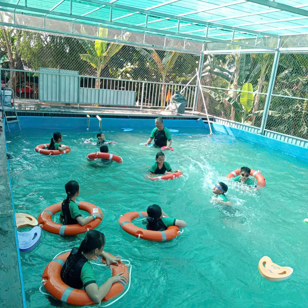 LAN TỎA NIỀM VUI, VỮNG VÀNG KỸ NĂNG: LỚP HỌC BƠI MANG ĐẾN AN TOÀN CHO TRẺ EM CÙ LAO DUNG