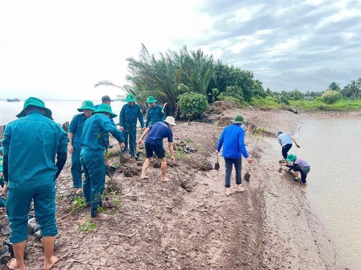 TÁI SINH XANH CÁC AO TÔM BỊ BỎ HOANG TẠI CÙ LAO DUNG