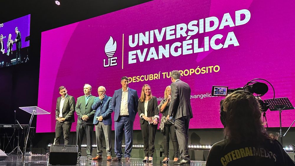 Universidad Evangélica - offisielt åpnet