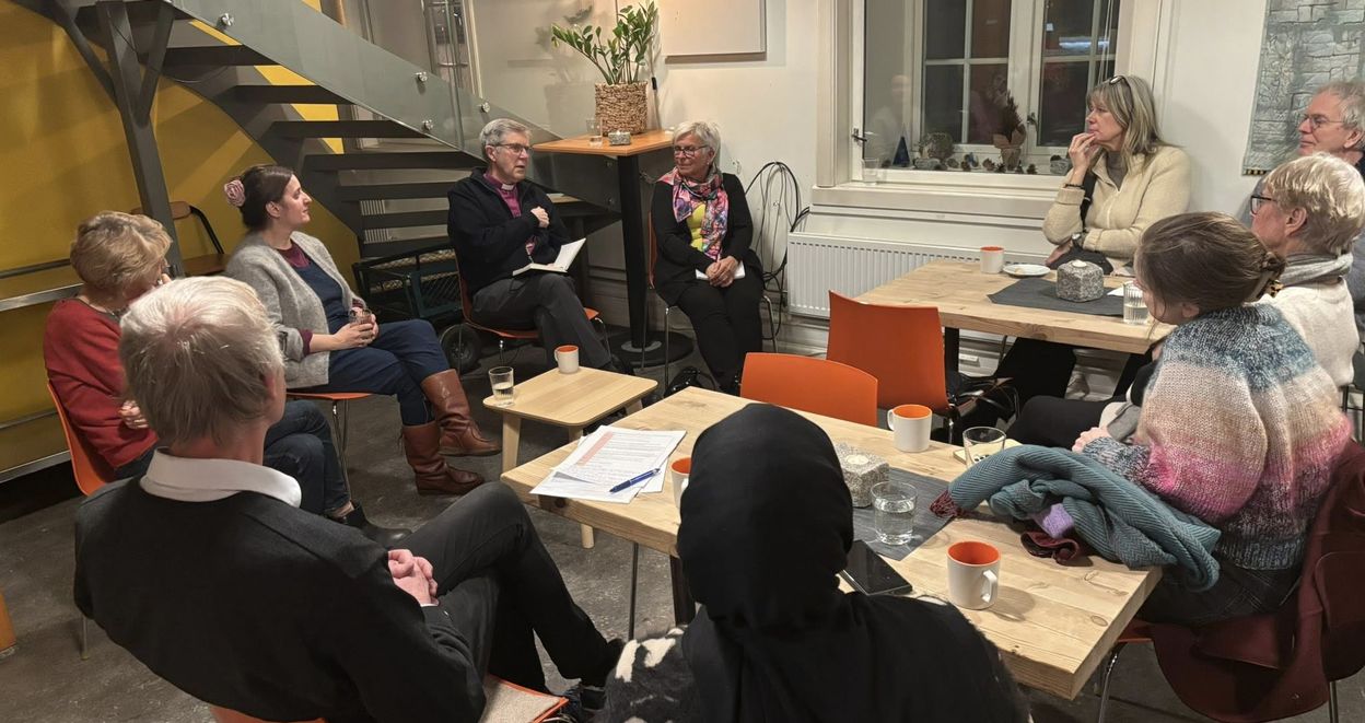 Inspirerende dialogkveld om mot, motivasjon og møte på tvers