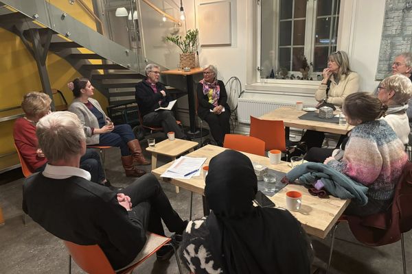 Inspirerende dialogkveld om mot, motivasjon og møte på tvers