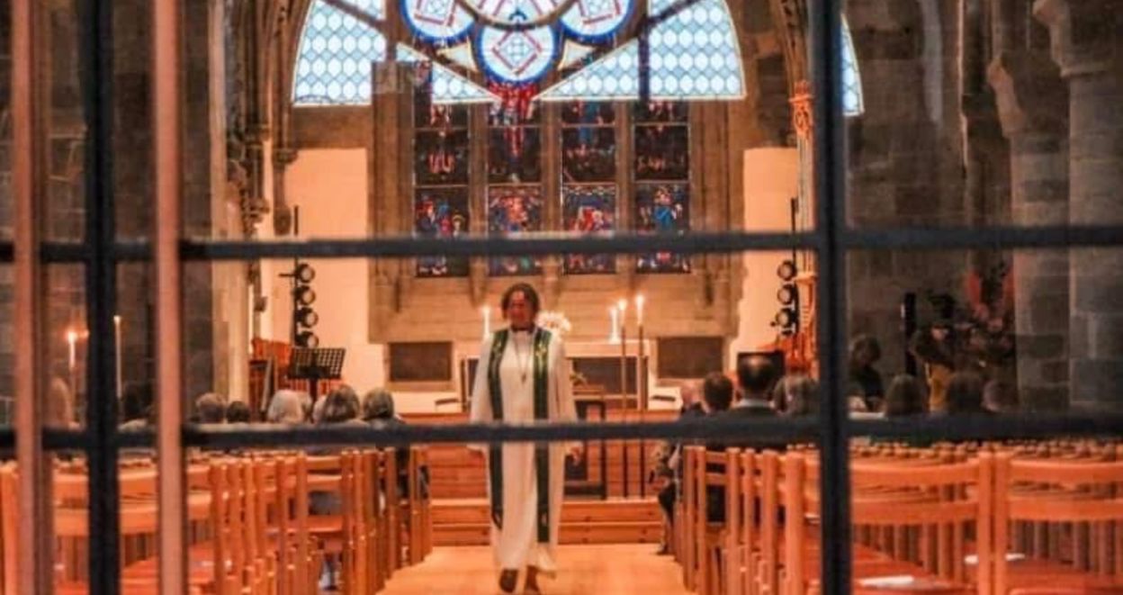 Meditative kveldsgudstjenester med sanger fra Taize-tradisjonen