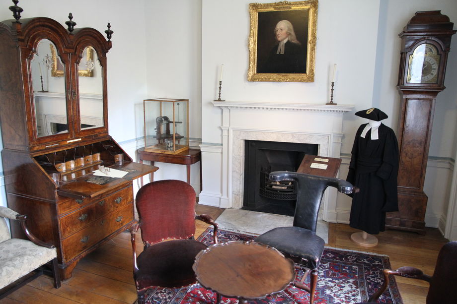 Arbeidsværelset til John Wesley. Noen av møblene tilhørte Wesley selv.