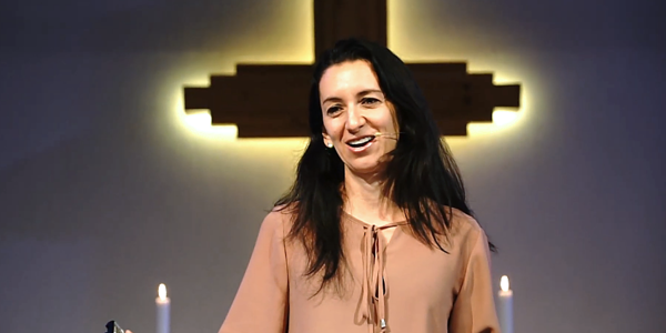 Hva det koster å komme nærmere - Livia Hodne