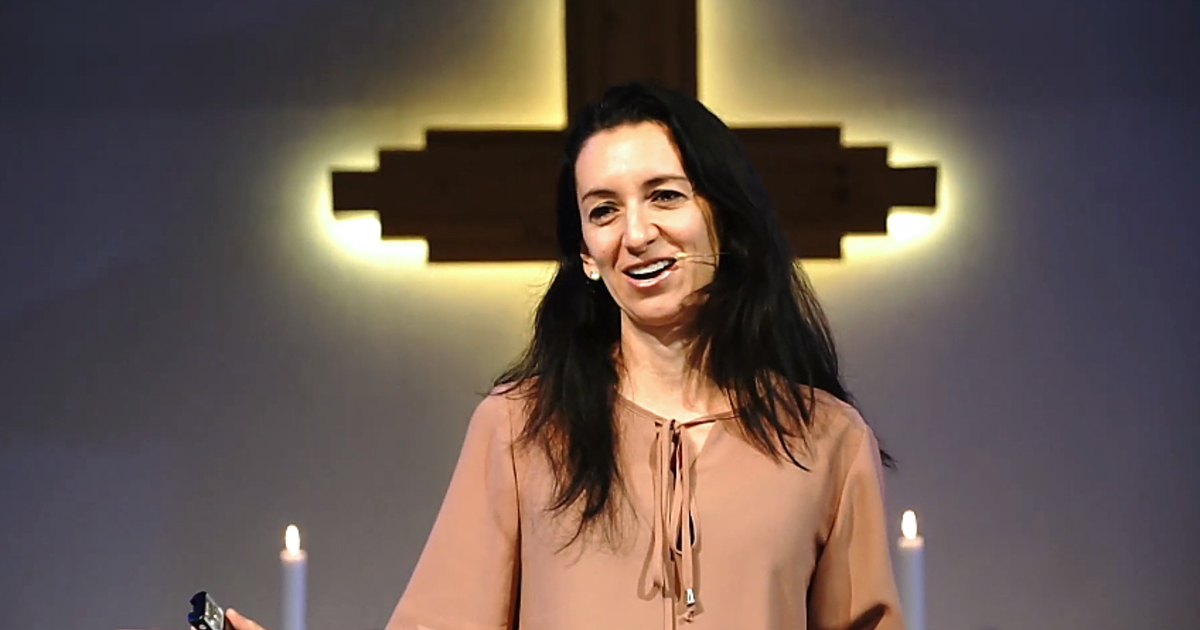 Hva det koster å komme nærmere - Livia Hodne