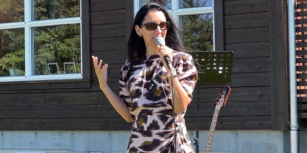 Å vitne - Livia Hodne