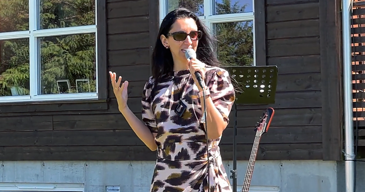 Å vitne - Livia Hodne