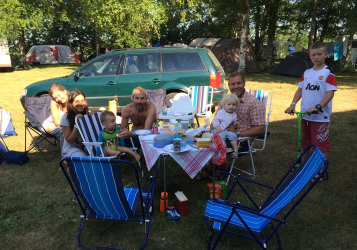 Campingliv. Familiene Norgren og Nystad.