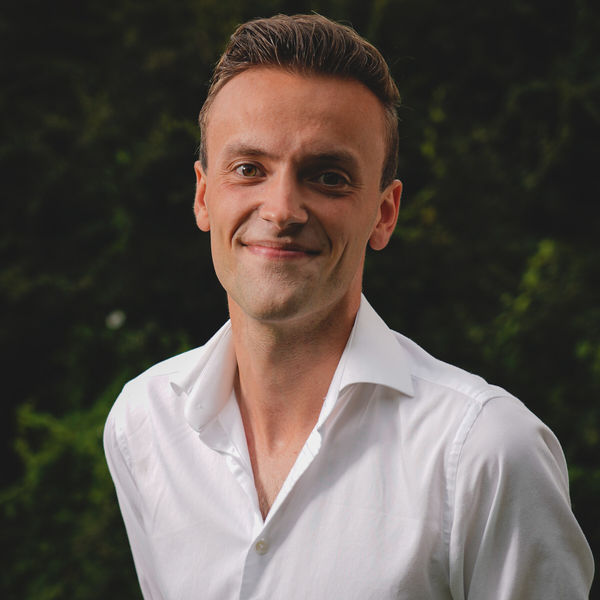 Joakim Solbakken - Skriften 4 av 5, studer