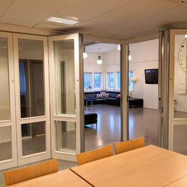 Veggene mellom vrimleområdet og det store møterommet kan åpnes