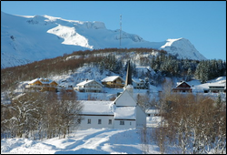 Kirken mellom fjellene Glomfjord