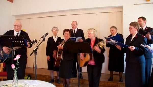 BESØK AV FRELSESARMEEN