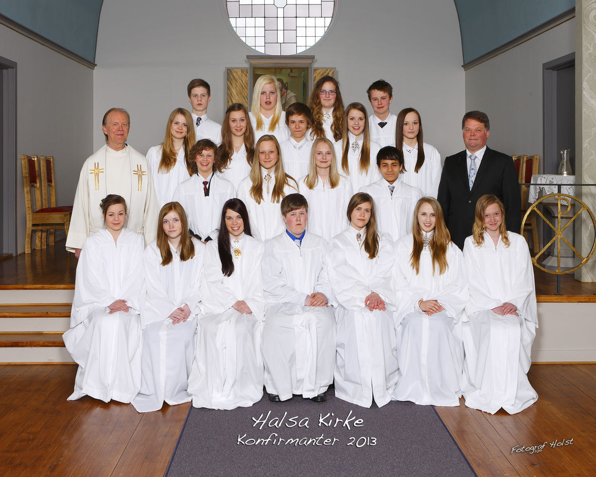 Konfirmanter i Halsa kirke 2013
