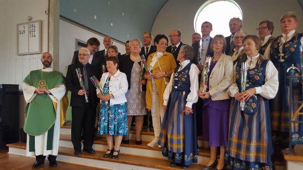 50-årskonfirmantene i Halsa Kirke 18 juni 2017.
