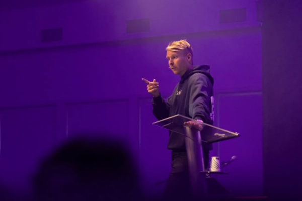 Johnny Omdal til Betania