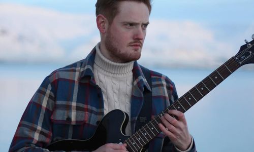 Bjarni Már spilar á Aðventuhátíðinni!