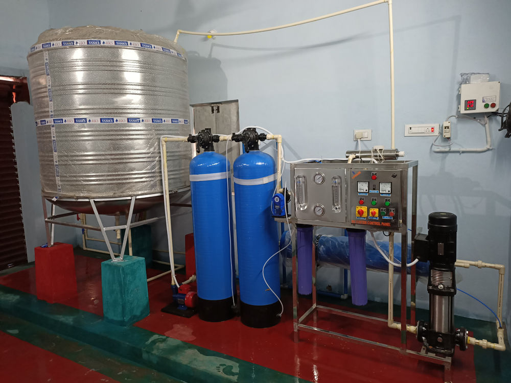 Rent drikkevann til barnehjemmet i Ginnepalli