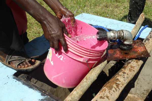 Pålitelig vanntilførsel i Tanzania
