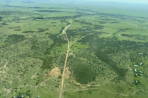 Vakker utsikt over Maasai Mara fra propellflyet.