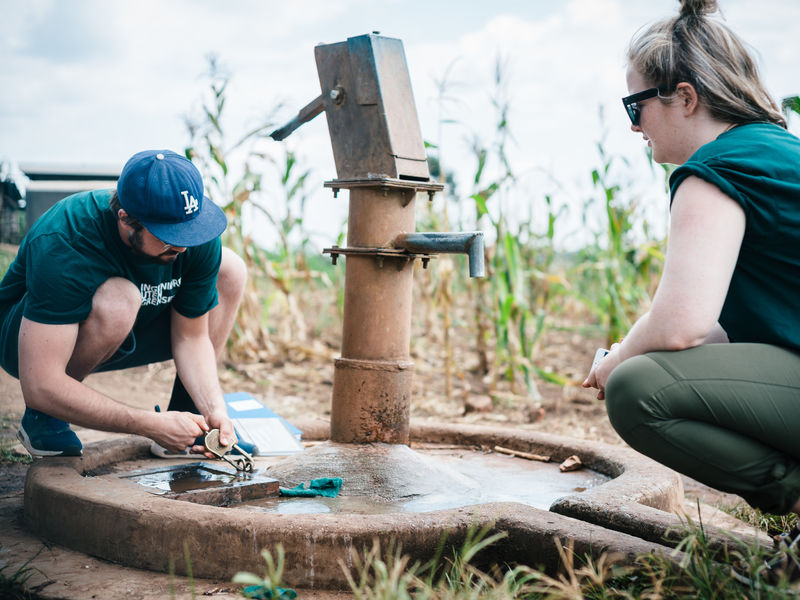 Siden 2016 har samarbeidet med IUG vært en sentral del av NGIs engasjement for å fremme samfunnsutvikling og bærekraftige løsninger, som her fra et tidligere oppdrag i Uganda. Foto: NGI.