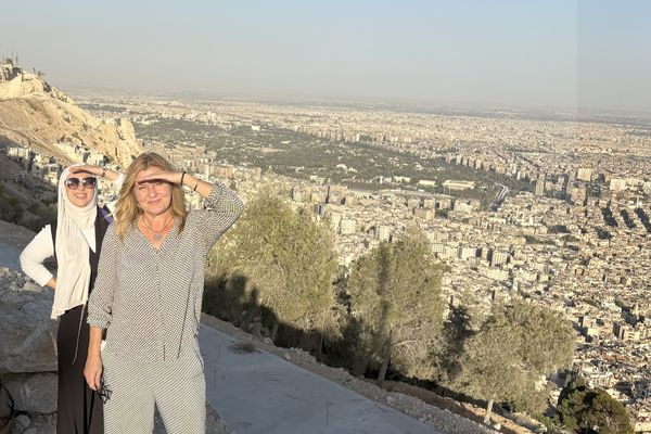 Damascus - de fleste hus har vanntank på taket pga ødelagt infrastruktur. Med Aya, Field Ready