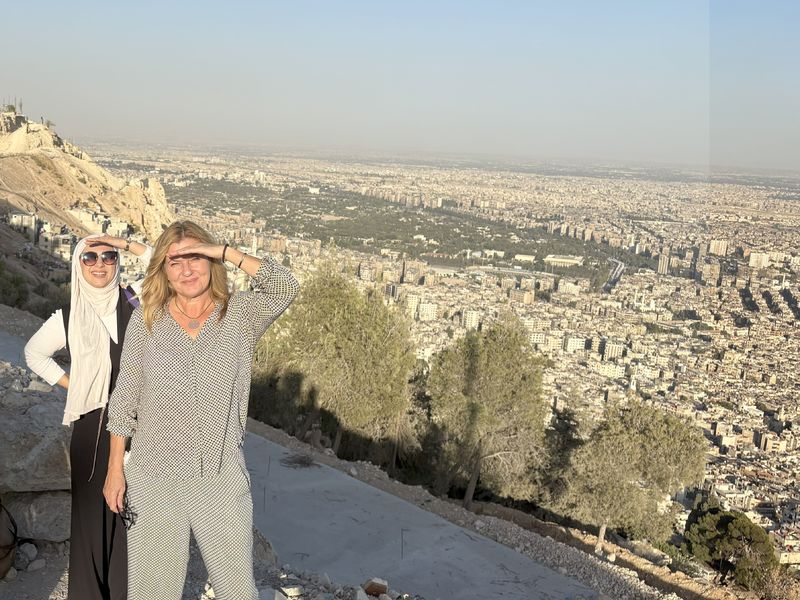 Damascus - de fleste hus har vanntank på taket pga ødelagt infrastruktur. Med Aya, Field Ready