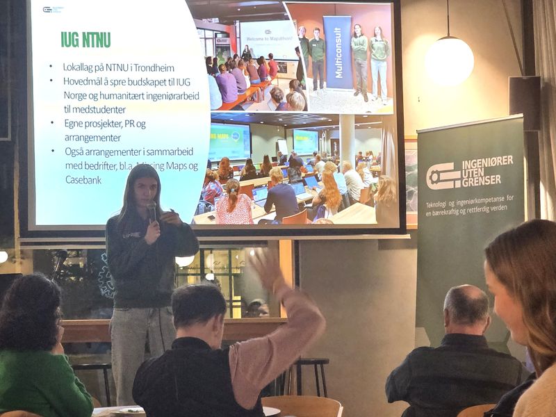 Ester Halvorsen, leder i IUG NTNU fortalte om stort engasjement på Gløshaugen - og muligheter for samarbeid med yrkesaktive.