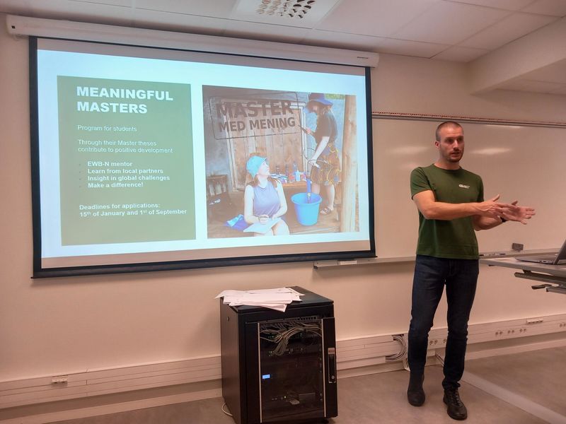 Marin Prebeg med foredrag for studenter på UiO.